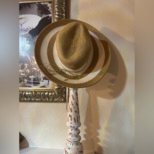 Elegant Two-Tone Straw Hat